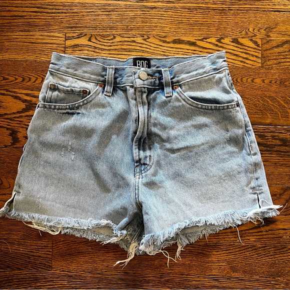 BDG Pants - BDG | Women’s | Girlfriend | High Rise | Blue Jean | Shorts | Raw Hem | 27